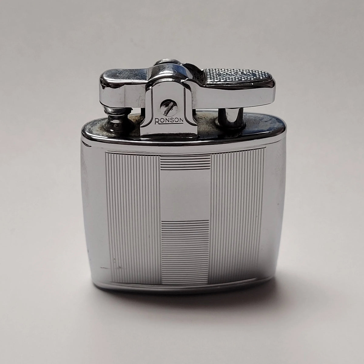 1930s Ronson Standard Flo-Line Panels Chrome Lighter