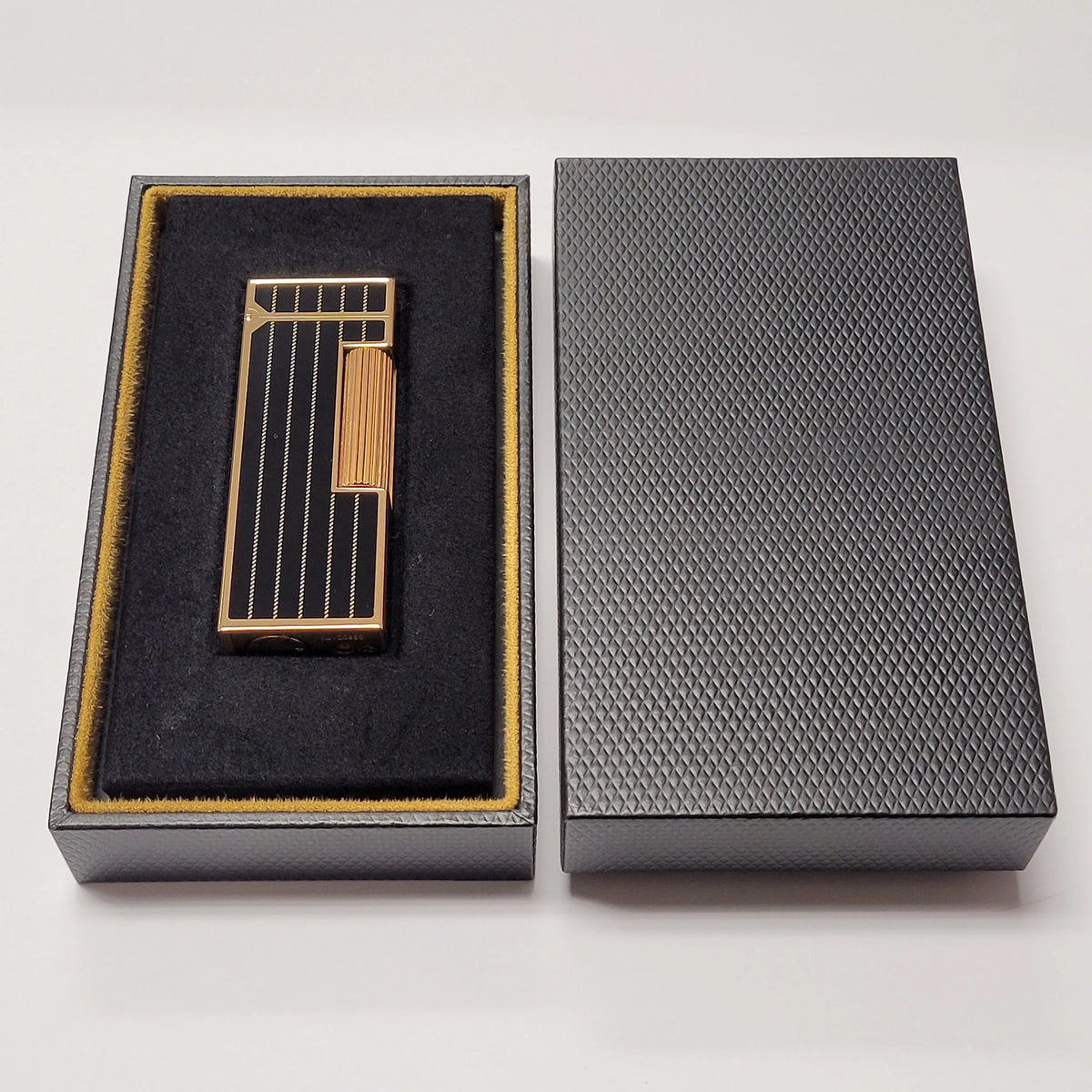 Alfred Dunhill Rollagas 2 Gold Plated Black Lacquer Lighter