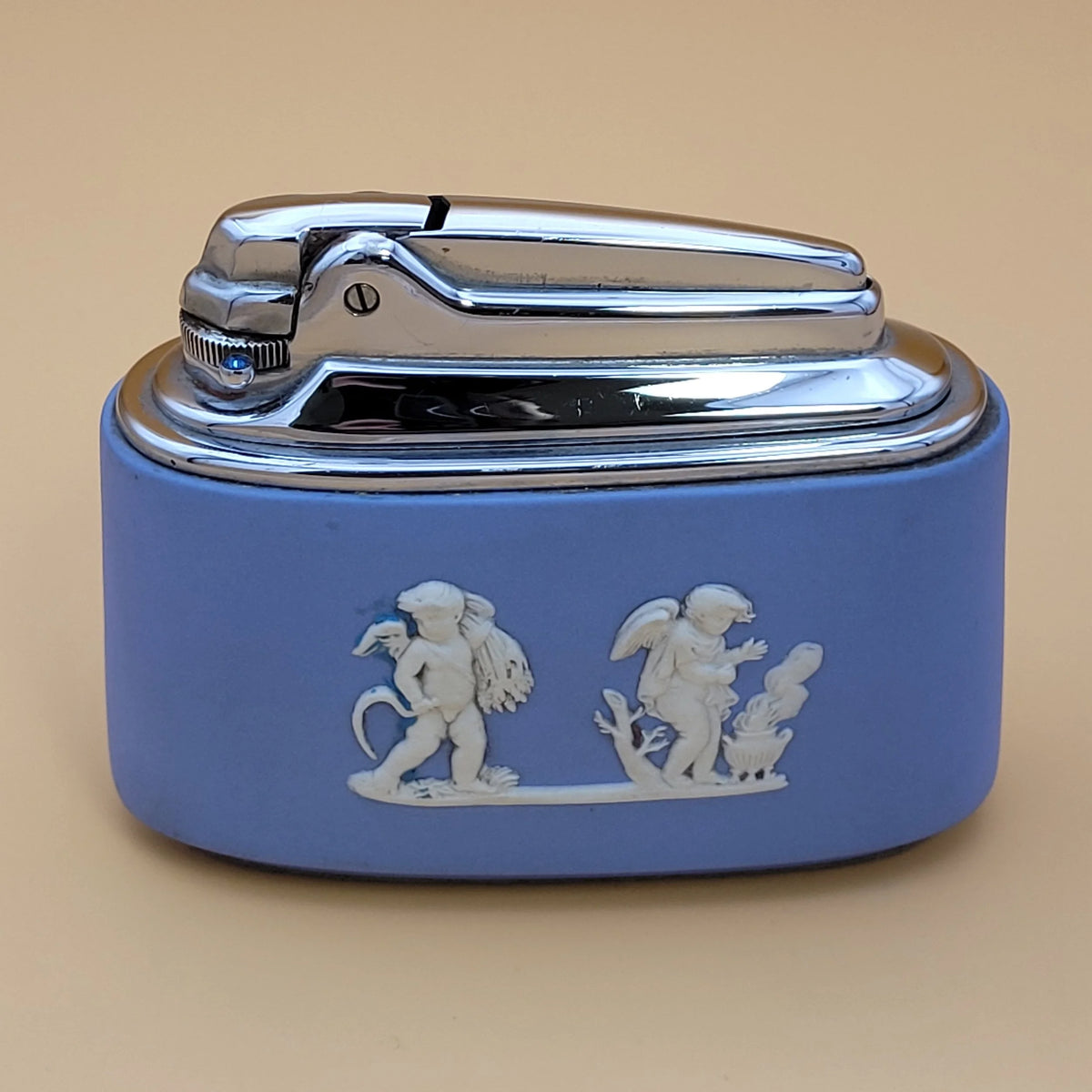 Vintage Ronson Four Seasons Wedgwood Table Lighter