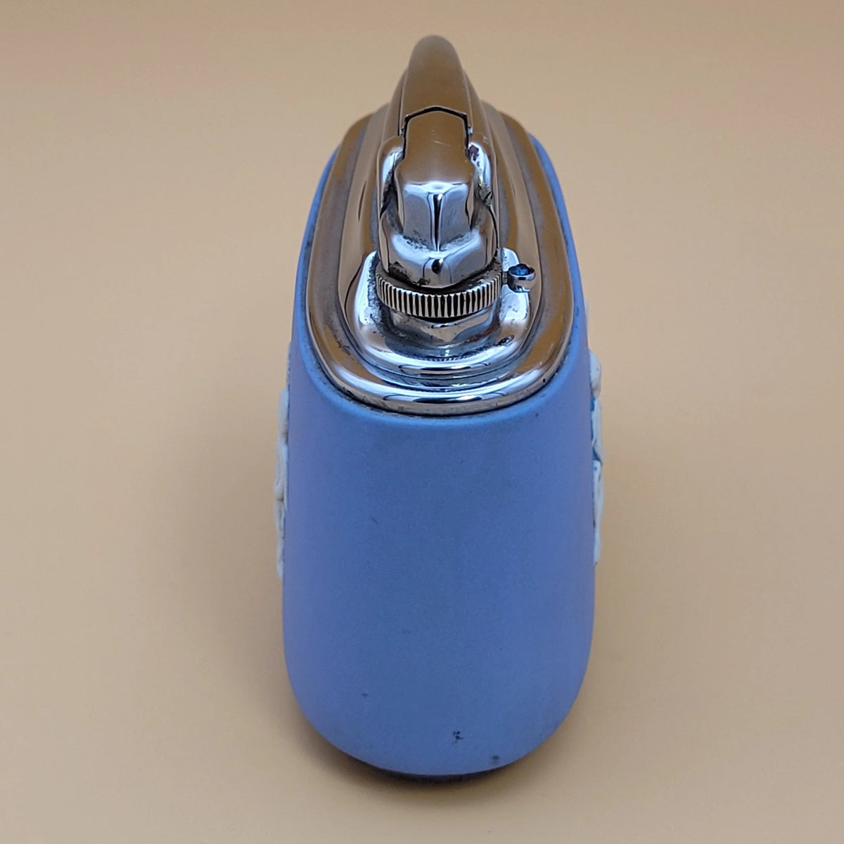 Vintage Ronson Four Seasons Wedgwood Table Lighter