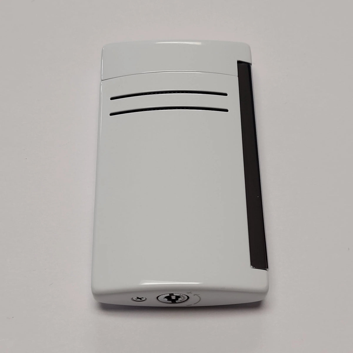 S.T. Dupont Maxijet White Lighter 20159N