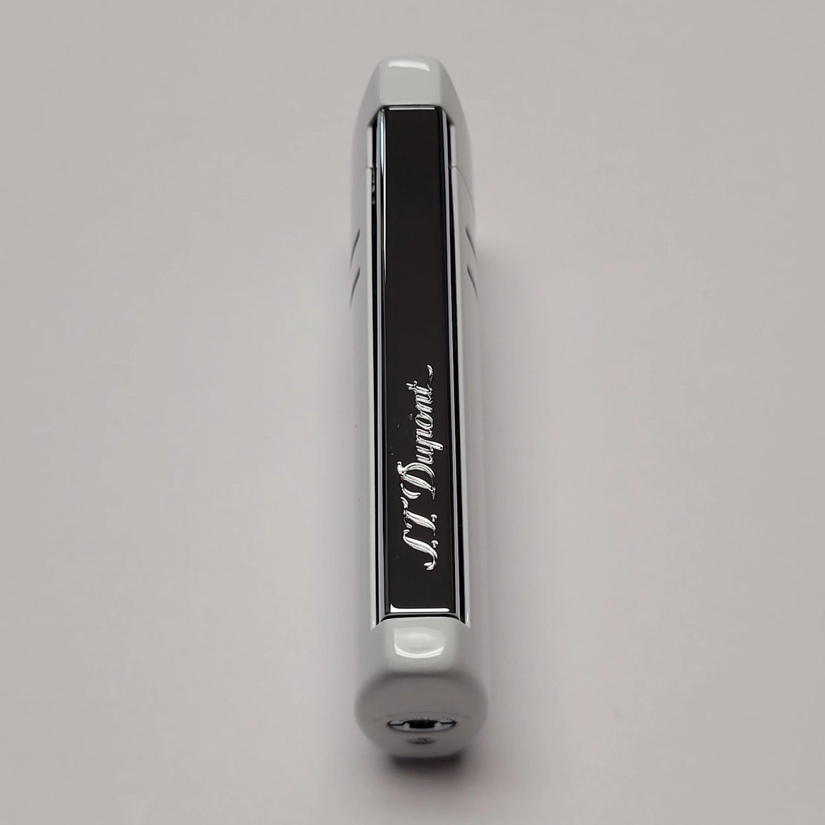 S.T. Dupont Maxijet White Lighter 20159N