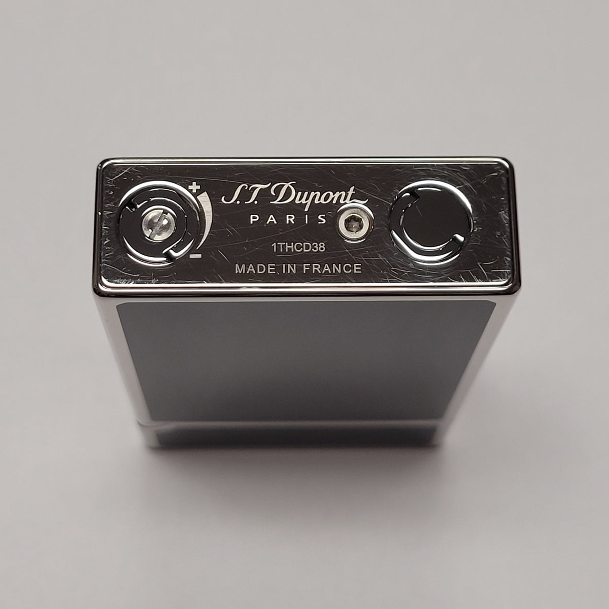 S.T. Dupont Le Grand Black Lacquer Lighter C23010