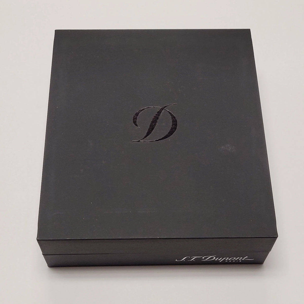 S.T. Dupont Le Grand Black Lacquer Lighter C23010